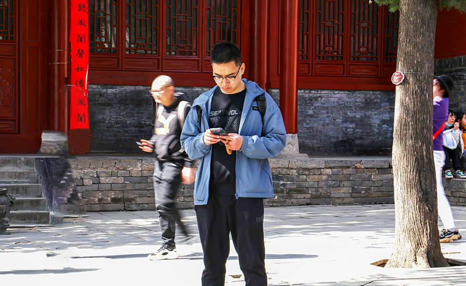 人潮汹涌，与你相遇皆因秒火